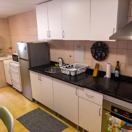 Friends In - Charming Bedrooms In The Historic Center * ブラガ