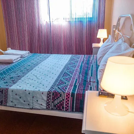 Friends In - Charming Bedrooms In The Historic Center ゲストハウス