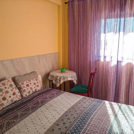 Friends In - Charming Bedrooms In The Historic Center ブラガ