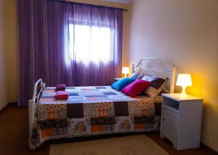 Πανσιόν Friends In - Charming Bedrooms In The Historic Center Μπράγκα