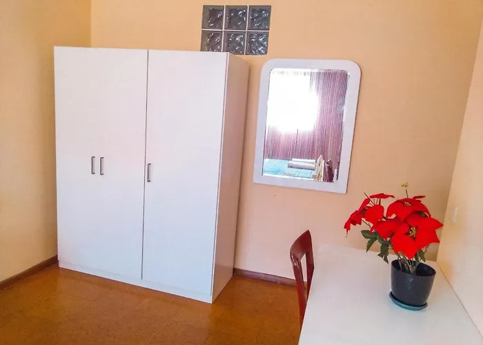 Πανσιόν Friends In - Charming Bedrooms In The Historic Center Μπράγκα